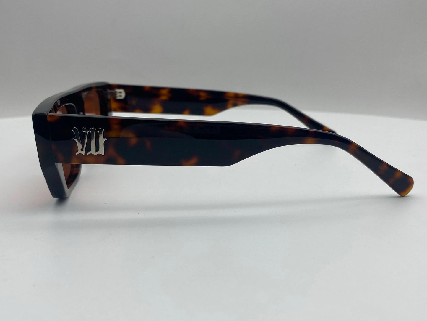 VII AURA SUNGLASSES TORTOISE