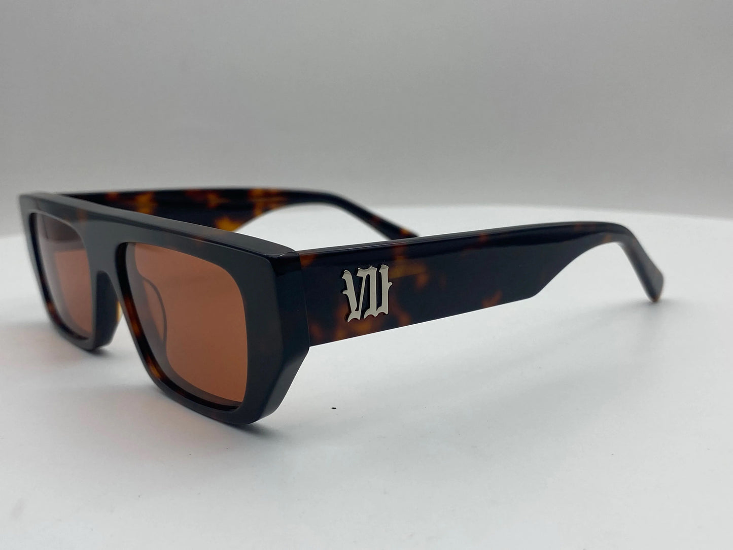 VII AURA SUNGLASSES TORTOISE